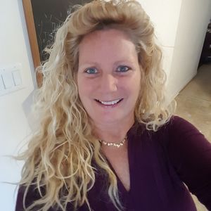 Meet your Posher, Monique